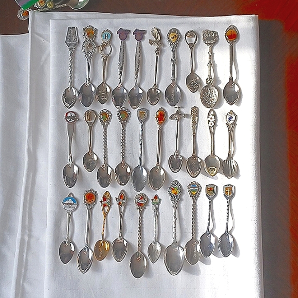 Canadiana Memorabilia Vintage Collector Spoons- Set of 31